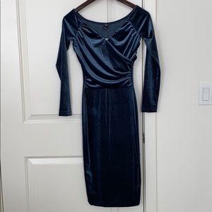 Velvet Blue Midi Long Sleeved Dress